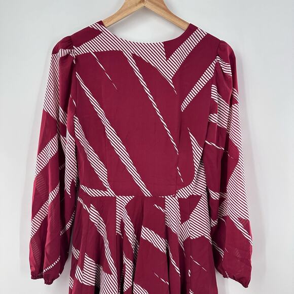 Charles Henry‎ Size S Dress Printed Mini Long Sleeve Dress V-Neck Burgundy Geo - Picture 9 of 13